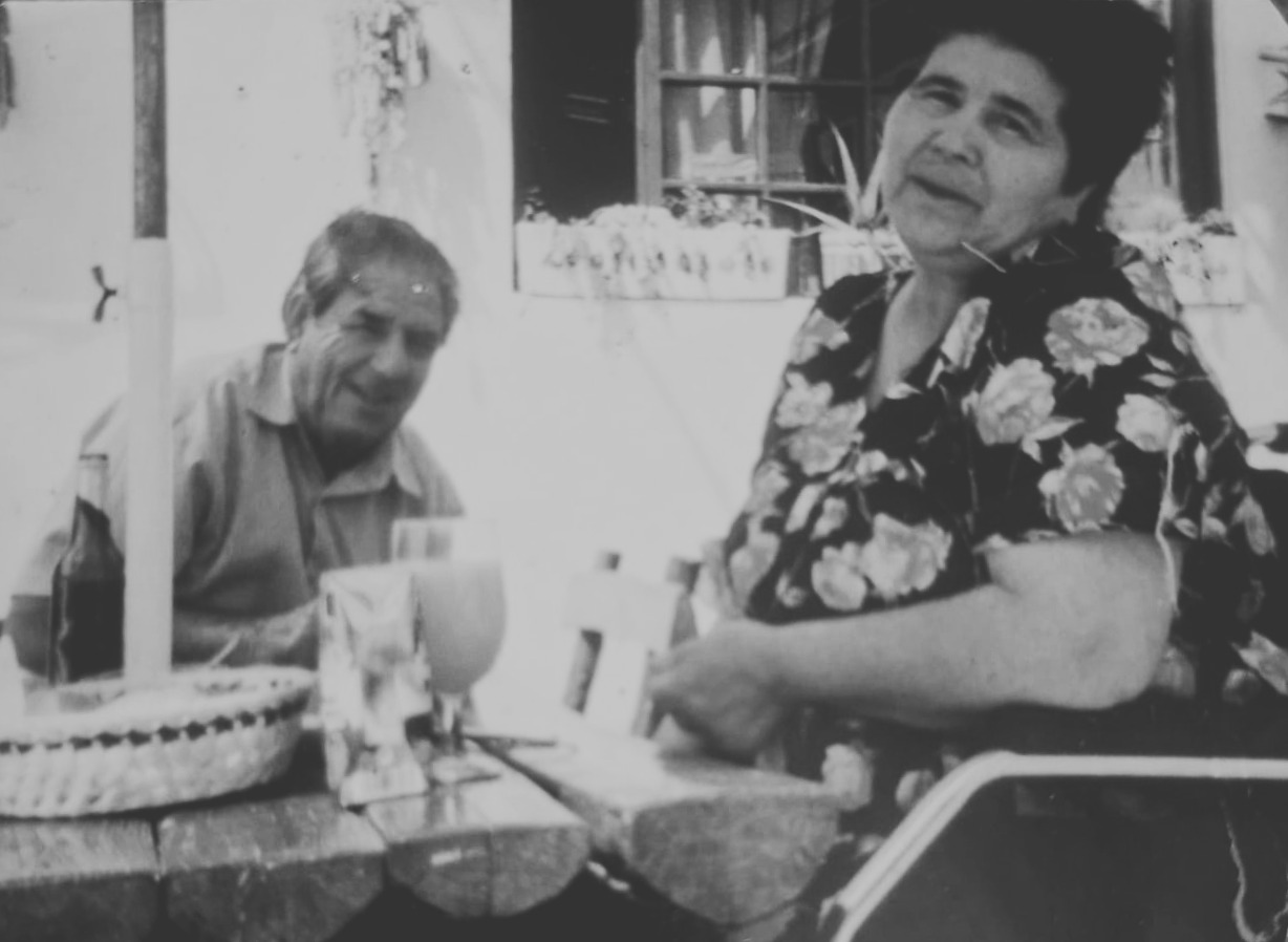 Brígida y Fernando sentados juntos en el Restaurante Casa Fernando en sus incios